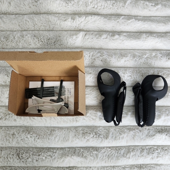 VR Controller Grips Upgraded Controller Grips For Oculus Quest 3 - Black - Picture 1 of 5